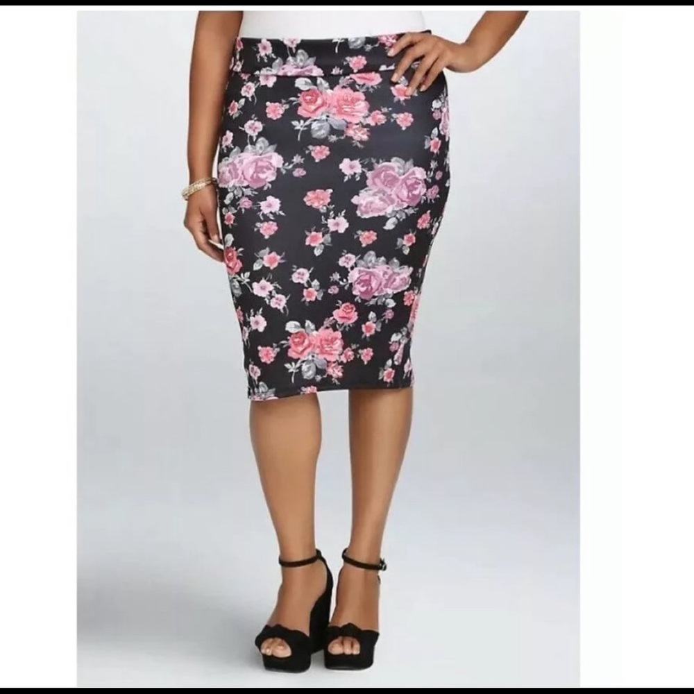 Torrid Black Floral Pencil Skirt